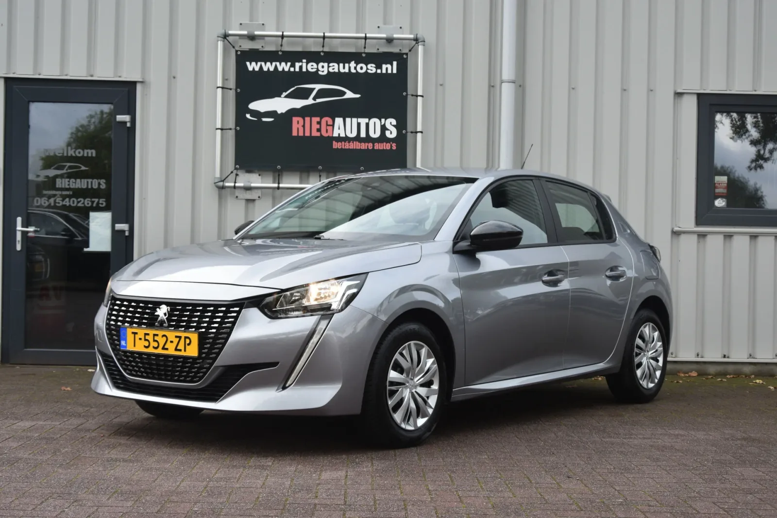 Peugeot 208 (2023) — foto 1