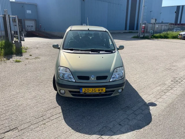 Renault Scénic (2002) — foto 1