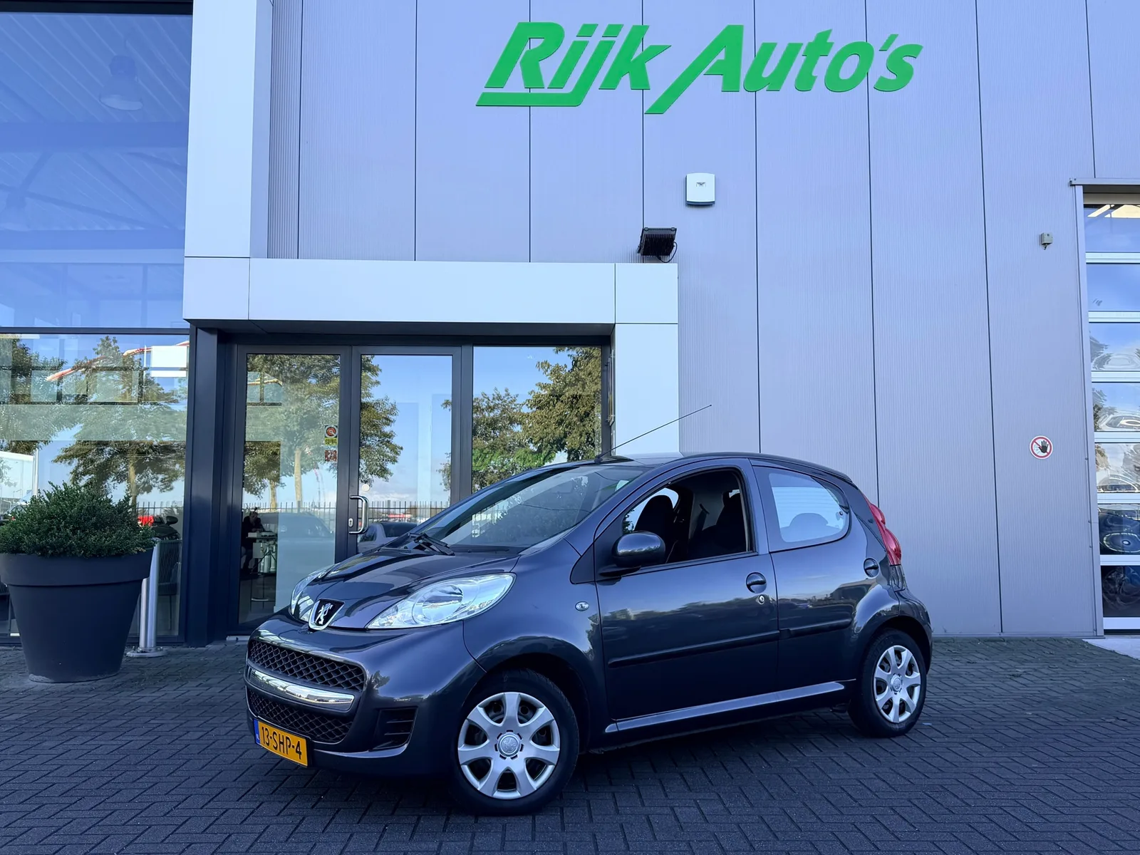 Peugeot 107 (2011) — foto 1
