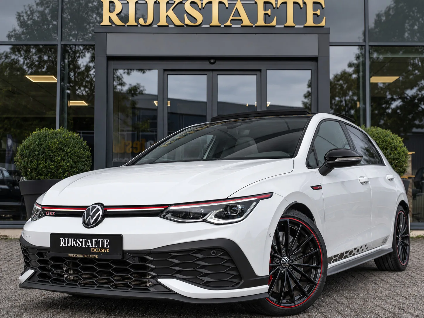 Volkswagen Golf (2022) — foto 1