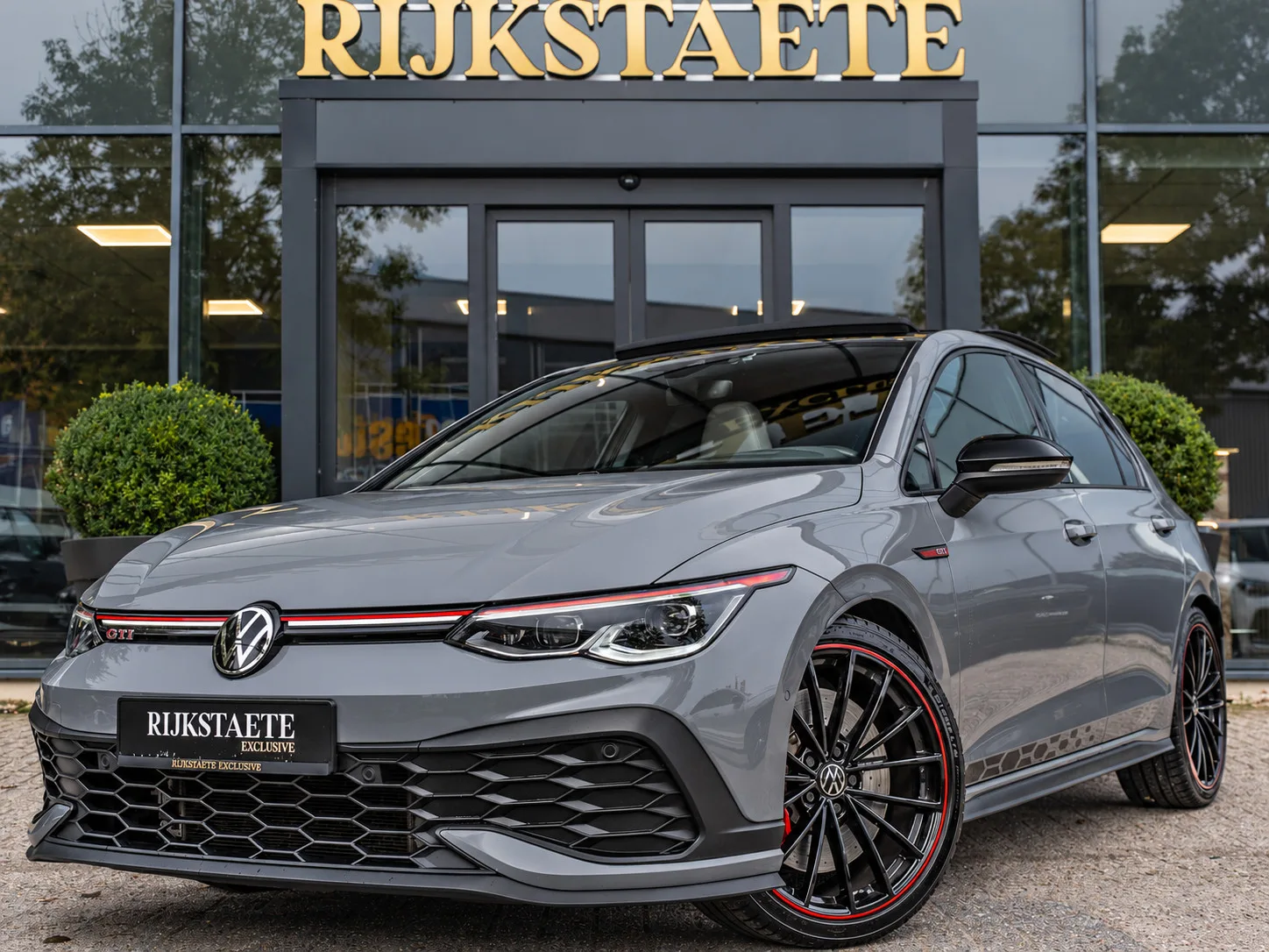 Volkswagen Golf (2021) — foto 1