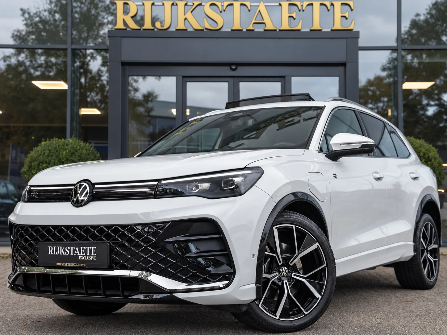 Volkswagen Tiguan (2024) — foto 1