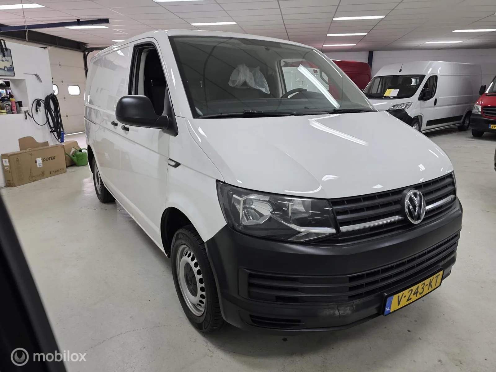 Volkswagen Transporter (2018) — foto 1