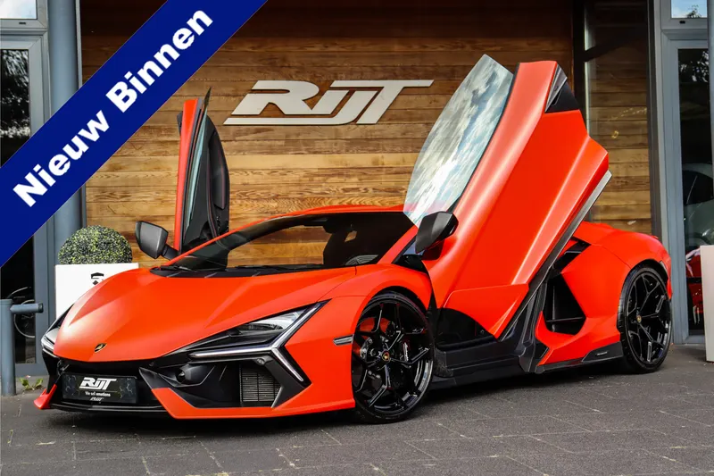 Lamborghini Revuelto (2024)