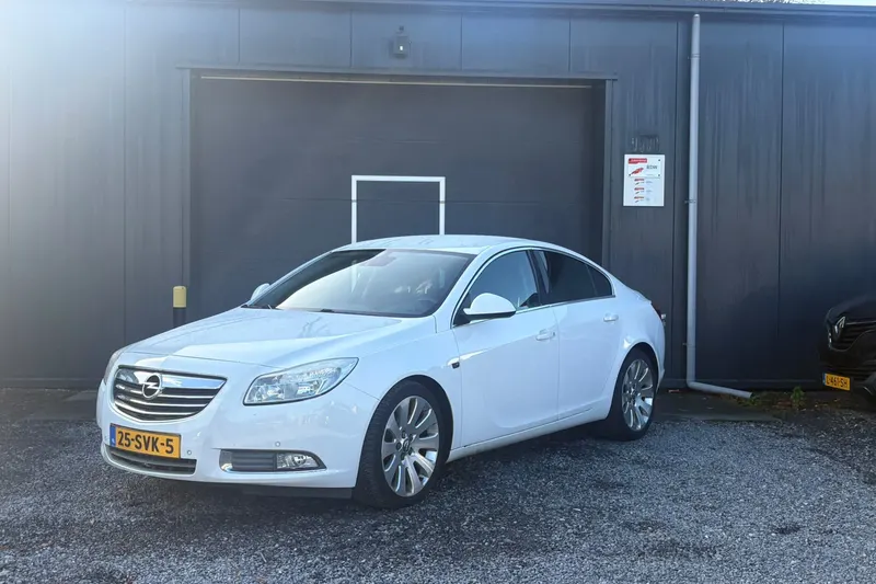 Opel Insignia (2011)