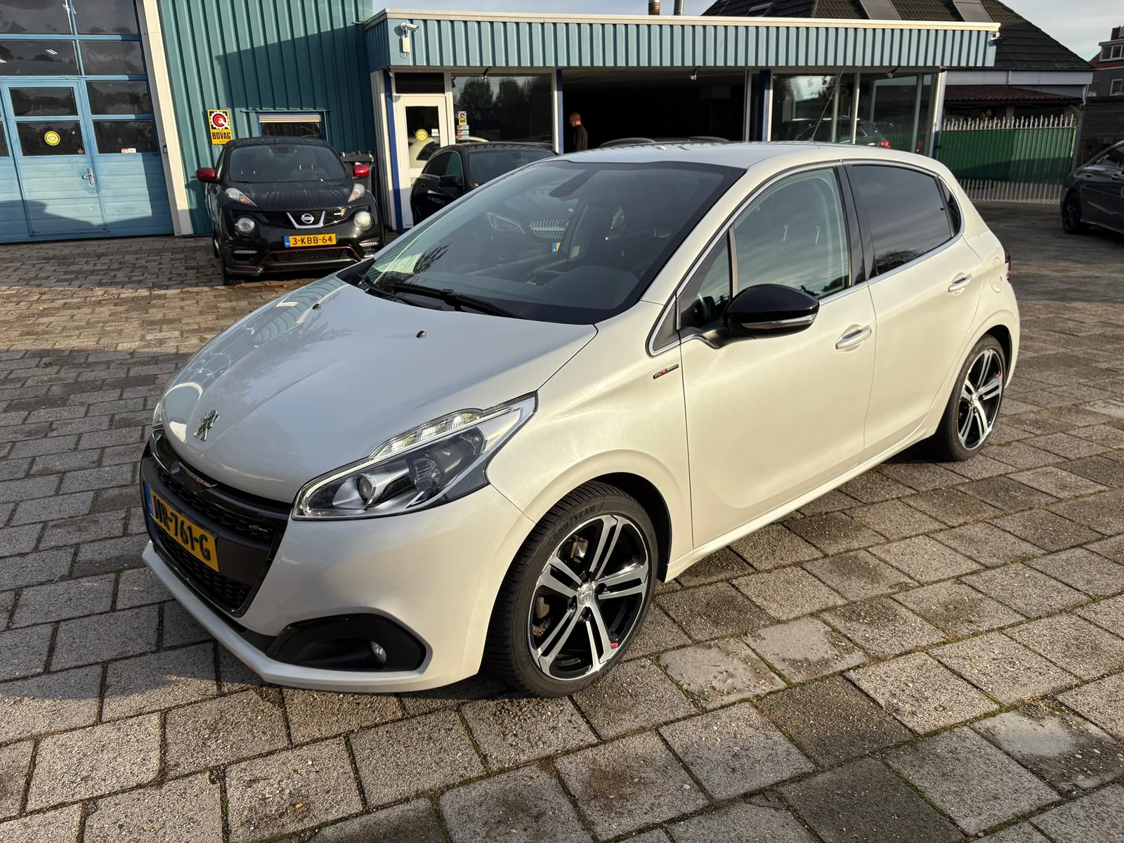 Peugeot 208 (2017) — foto 1