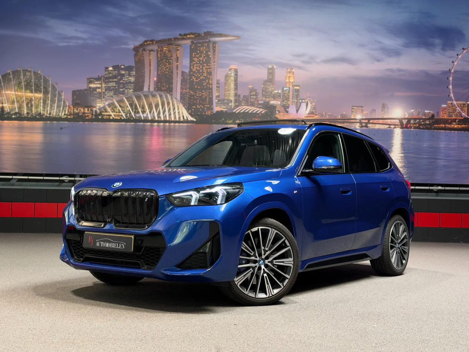 BMW iX1 (2023) — foto 1