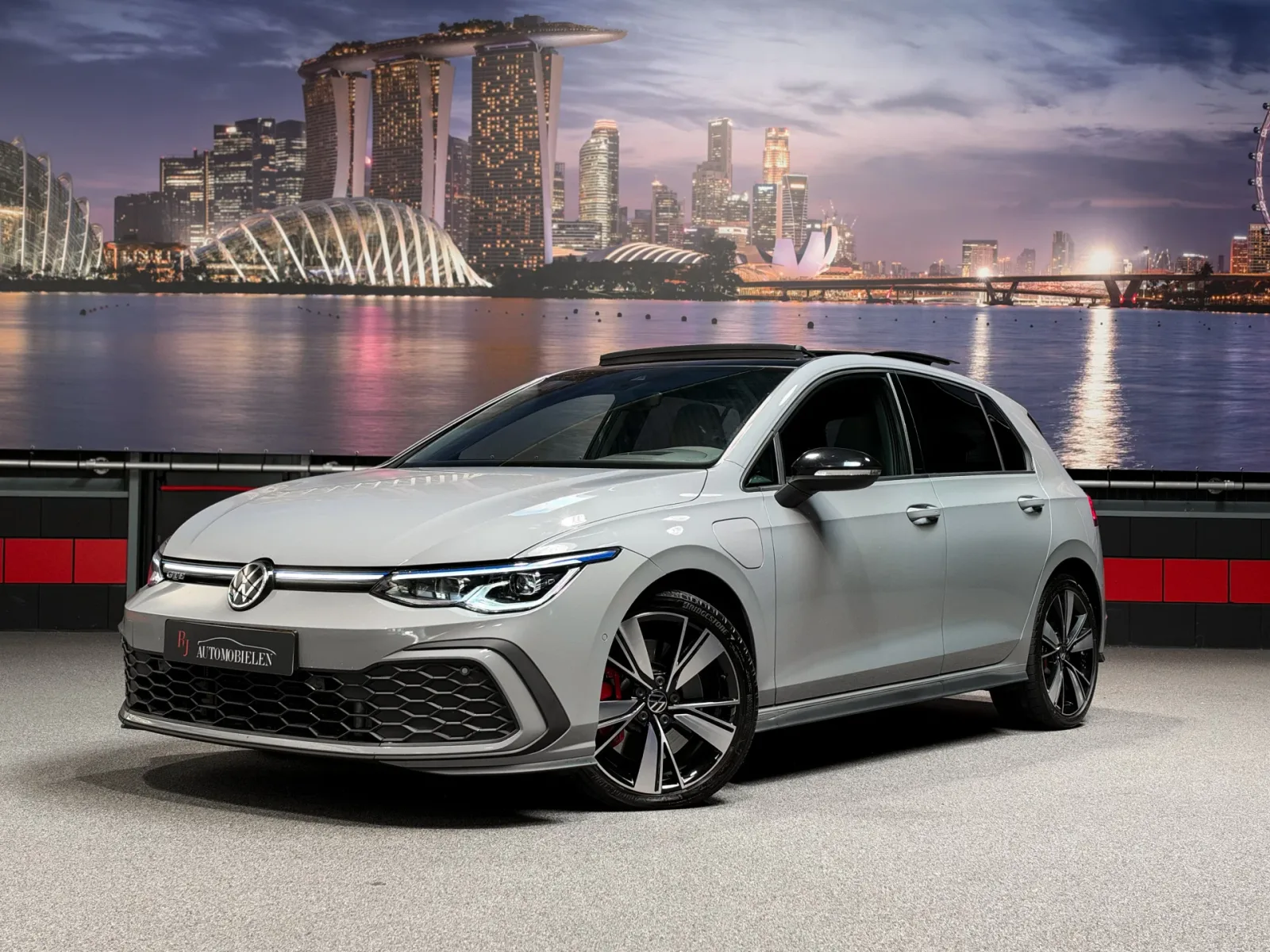 Volkswagen Golf (2020) — foto 1