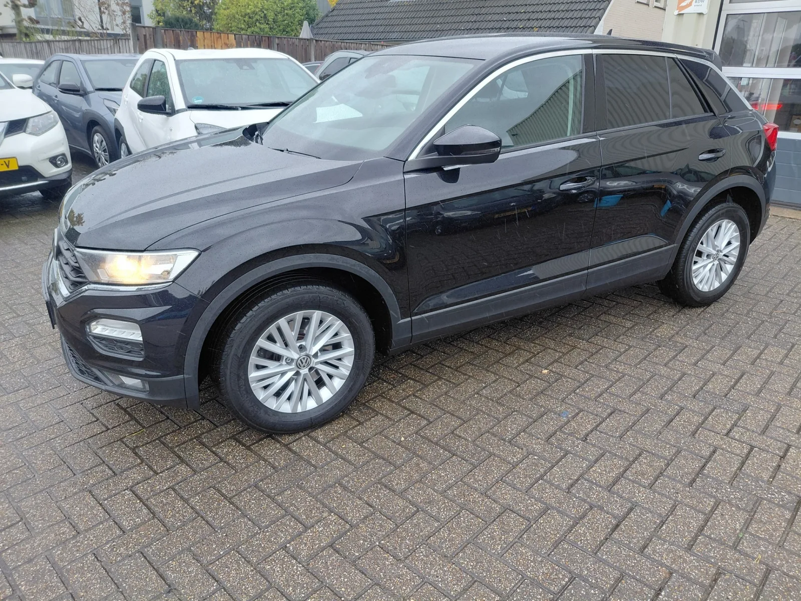 Volkswagen T-Roc (2018) — foto 1