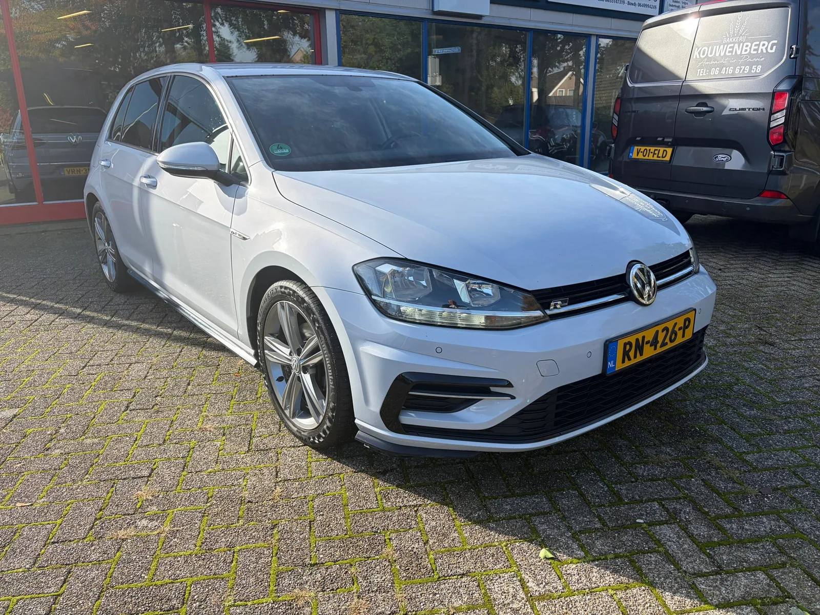Volkswagen Golf (2018) — foto 1