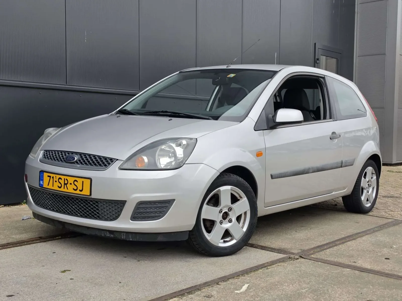 Ford Fiesta (2006) — foto 1