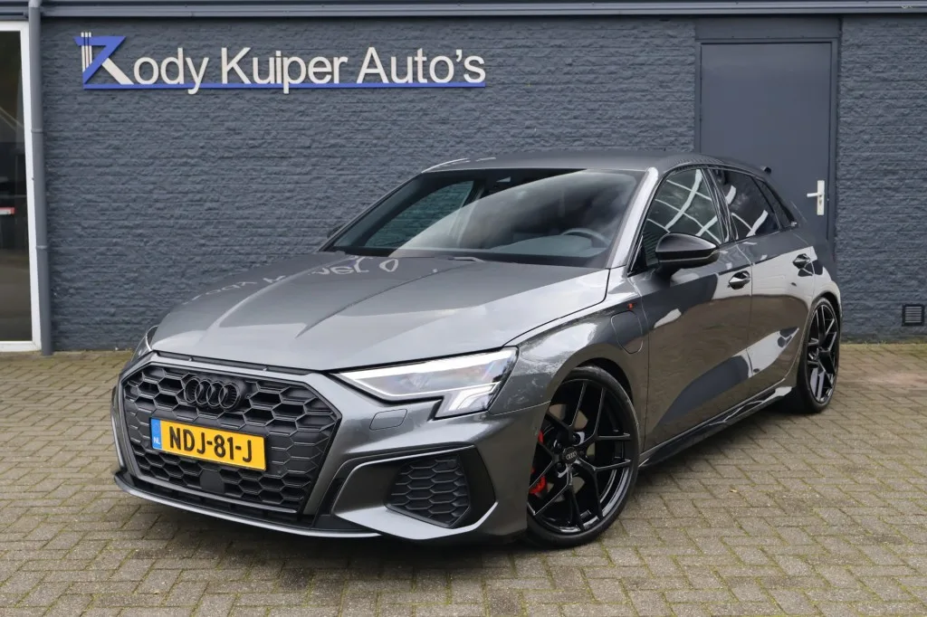 Audi A3 (2023) — foto 1