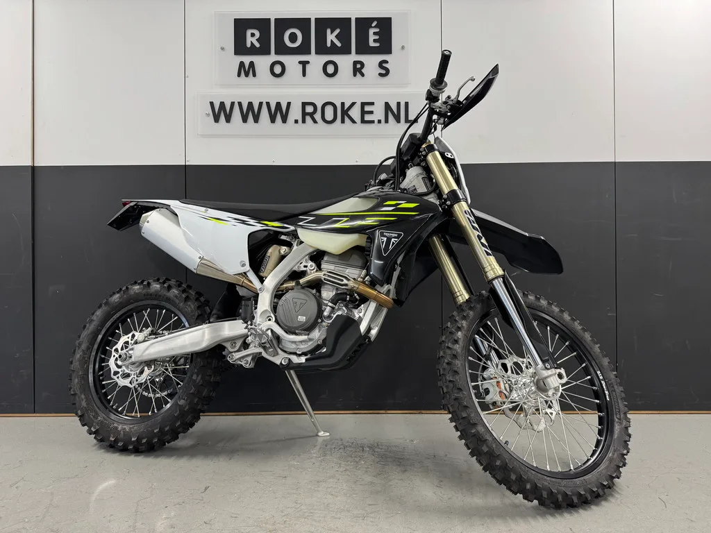 Triumph TF 250 E"AKRAPOVIC" (2026) — foto 1