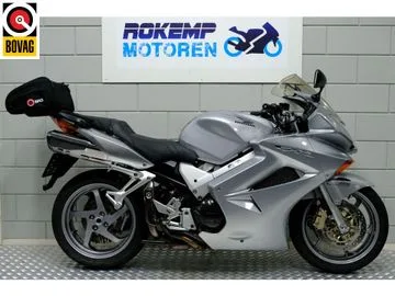 Honda VFR 800 (2004) — foto 1
