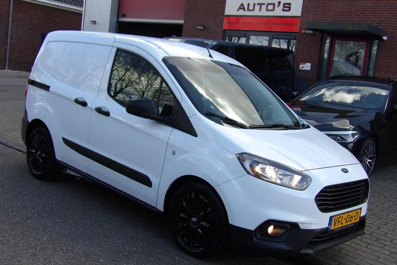 Ford Transit Courier (2020)