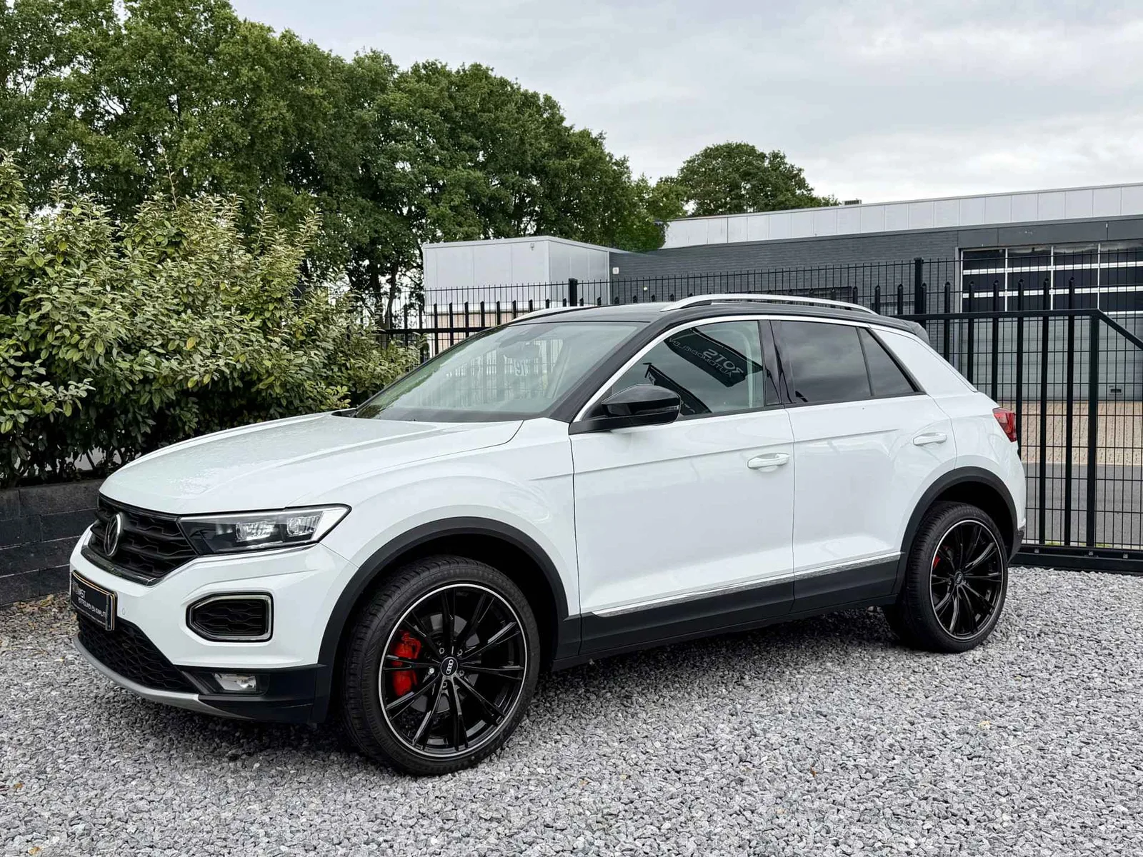 Volkswagen T-Roc (2018) — foto 1