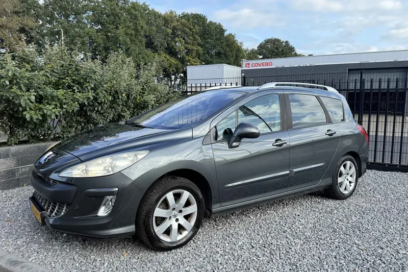 Peugeot 308 (2010)