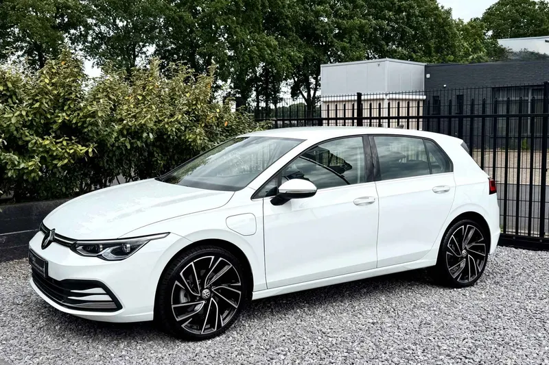 Volkswagen Golf (2022)