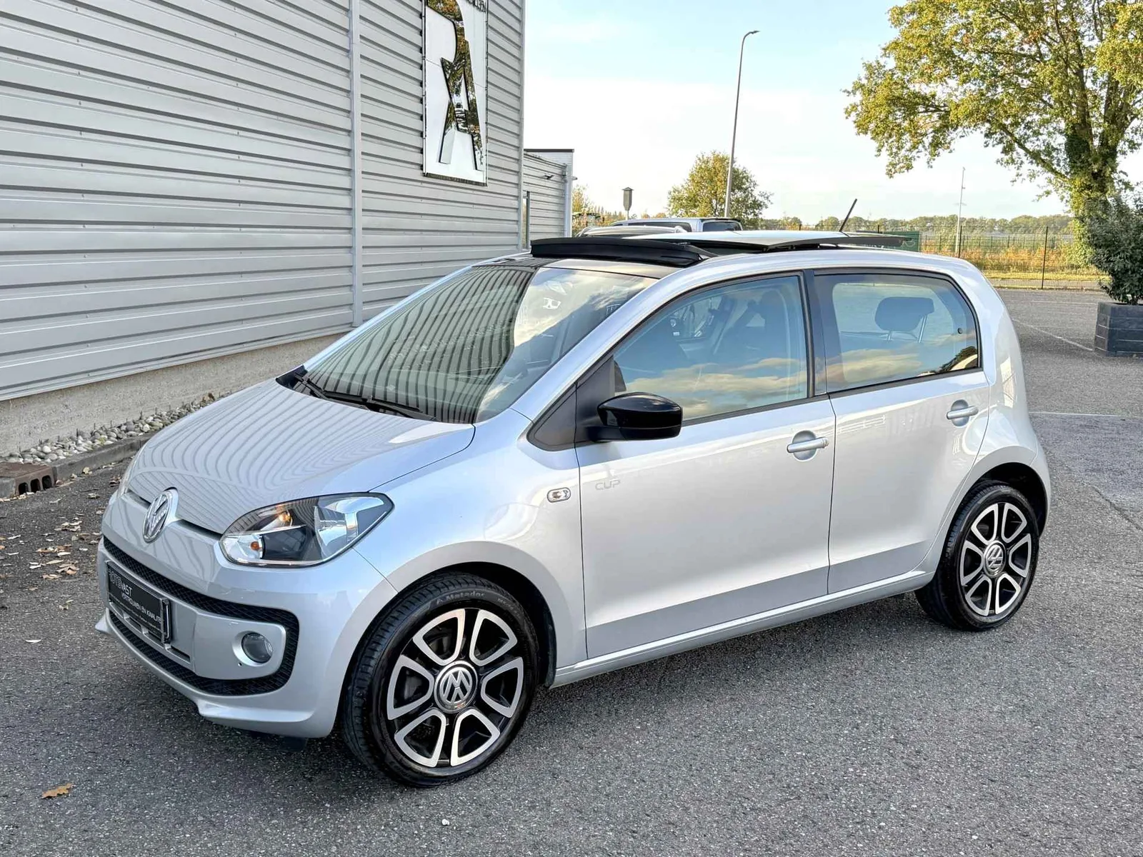 Volkswagen Up! (2014) — foto 1
