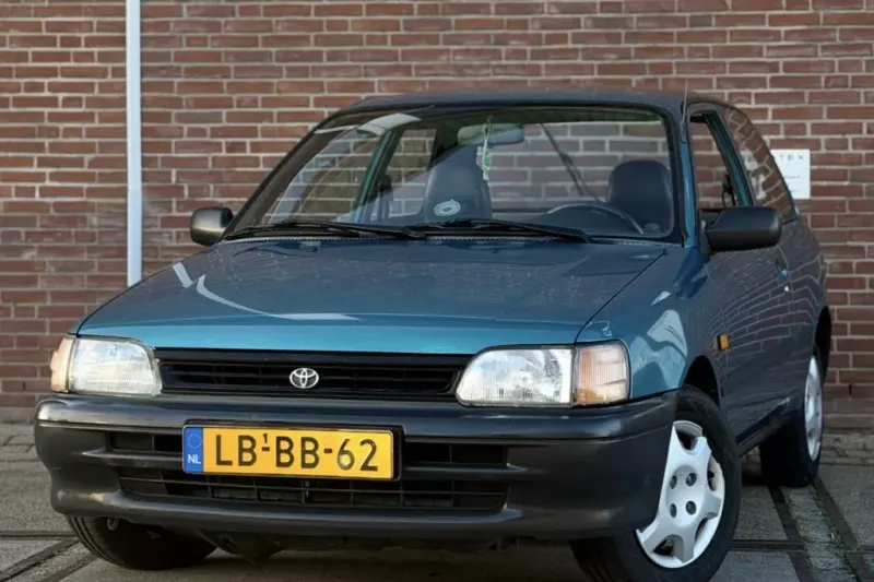 Toyota Starlet (1995)
