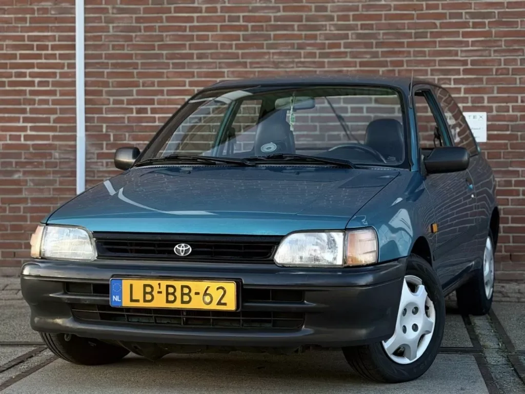 Toyota Starlet (1995) — foto 1