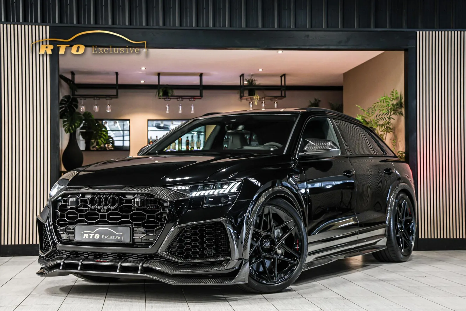Audi RS Q8 (2024) — foto 1