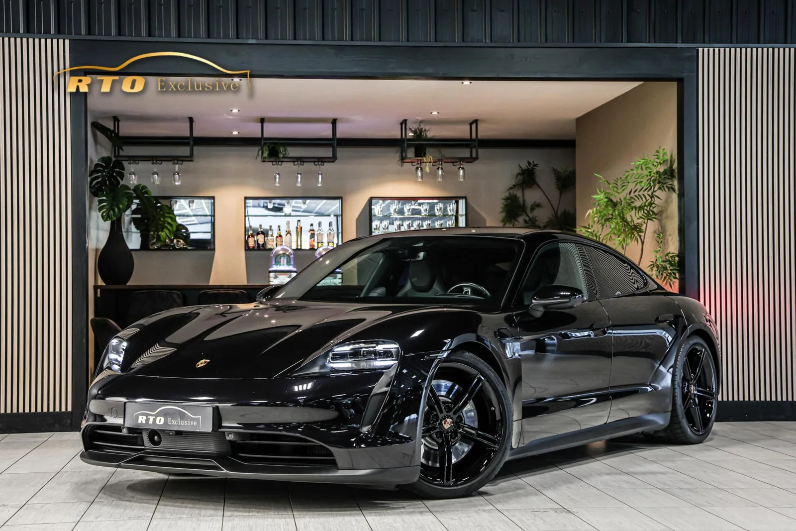 Porsche Taycan (2021) — foto 1