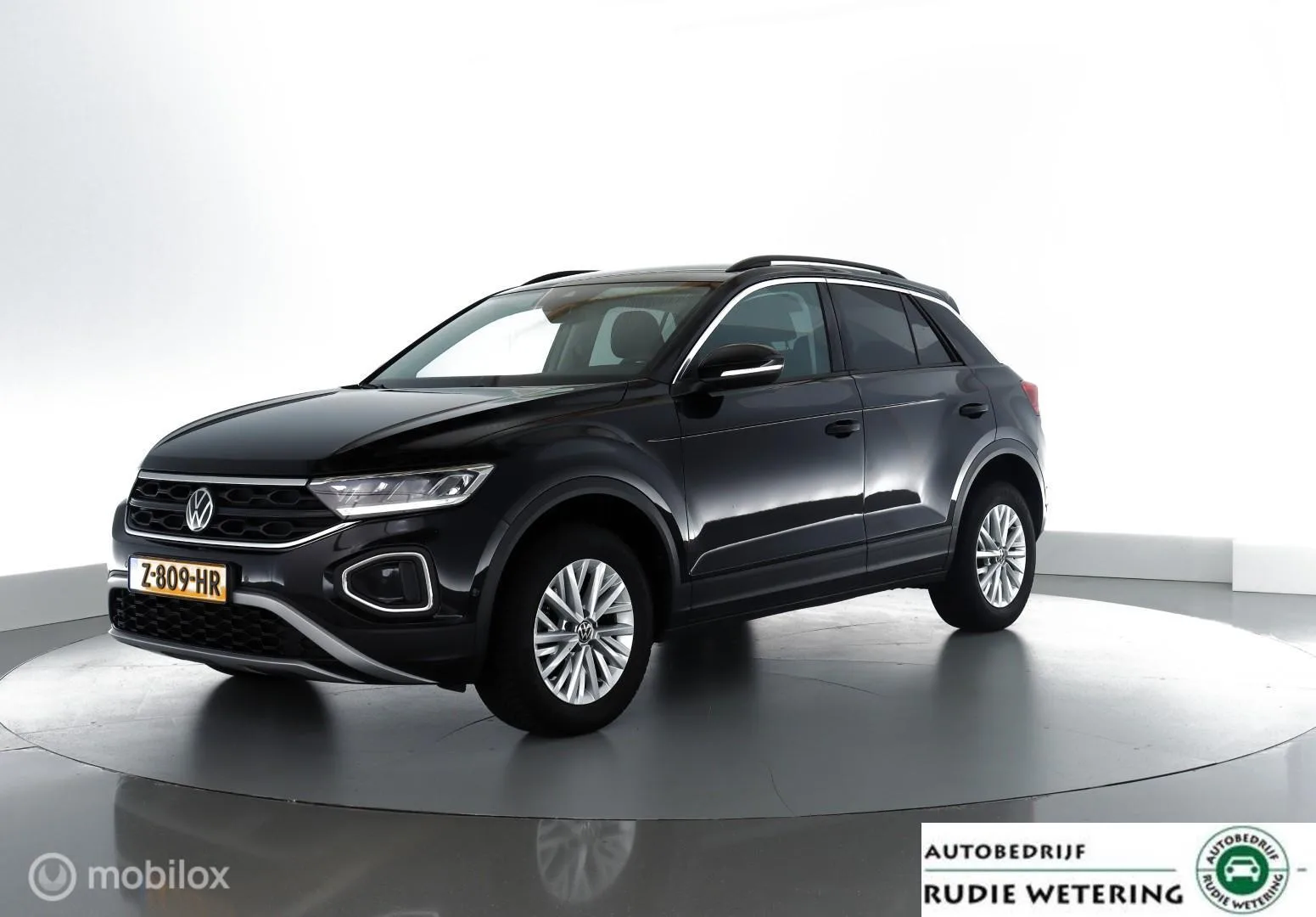 Volkswagen T-Roc (2023) — foto 1