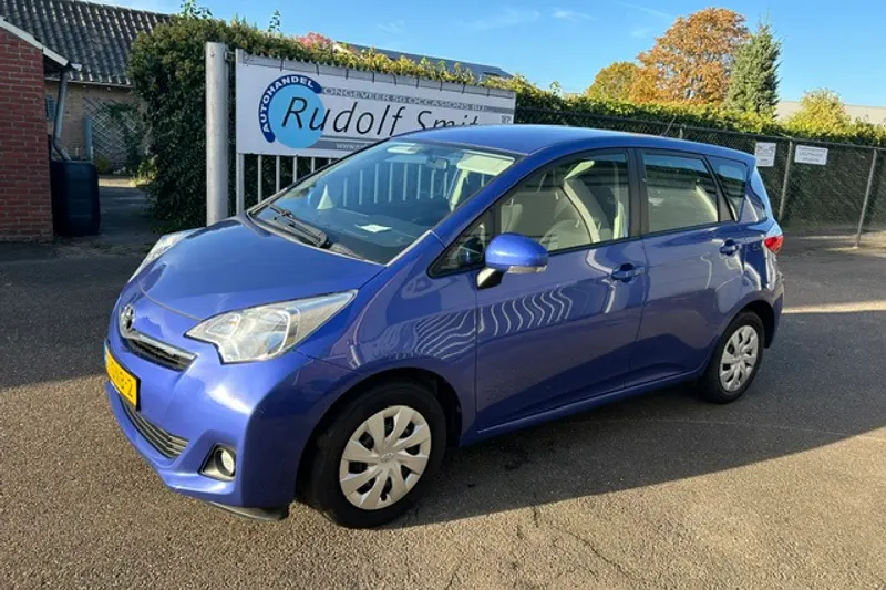 Toyota Verso (2011)