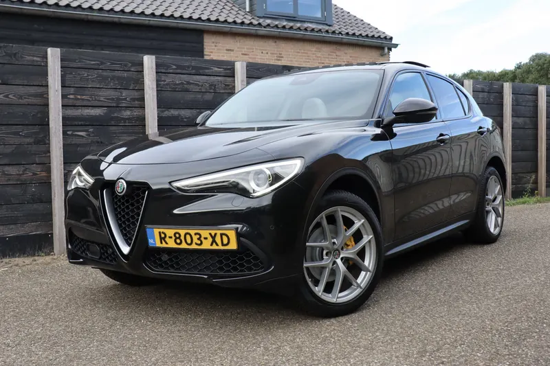 Alfa Romeo Stelvio (2019)
