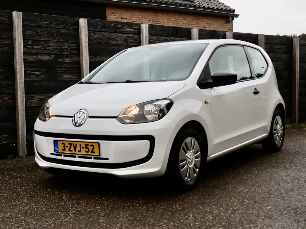 Volkswagen Up! (2015) — foto 1