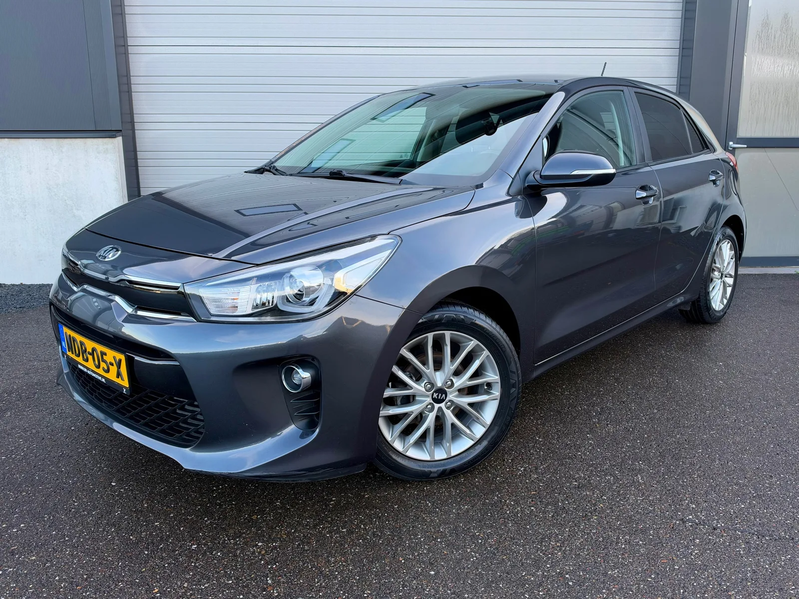 Kia Rio (2017) — foto 1