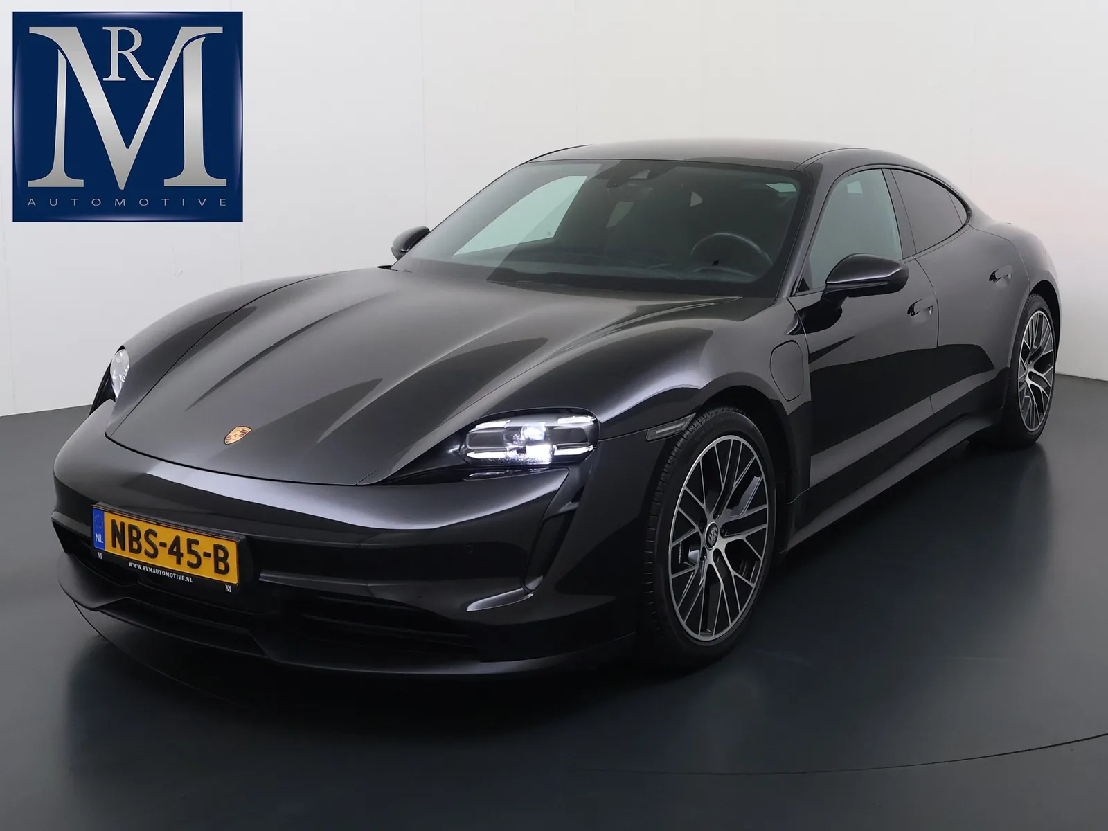 Porsche Taycan (2021) — foto 1
