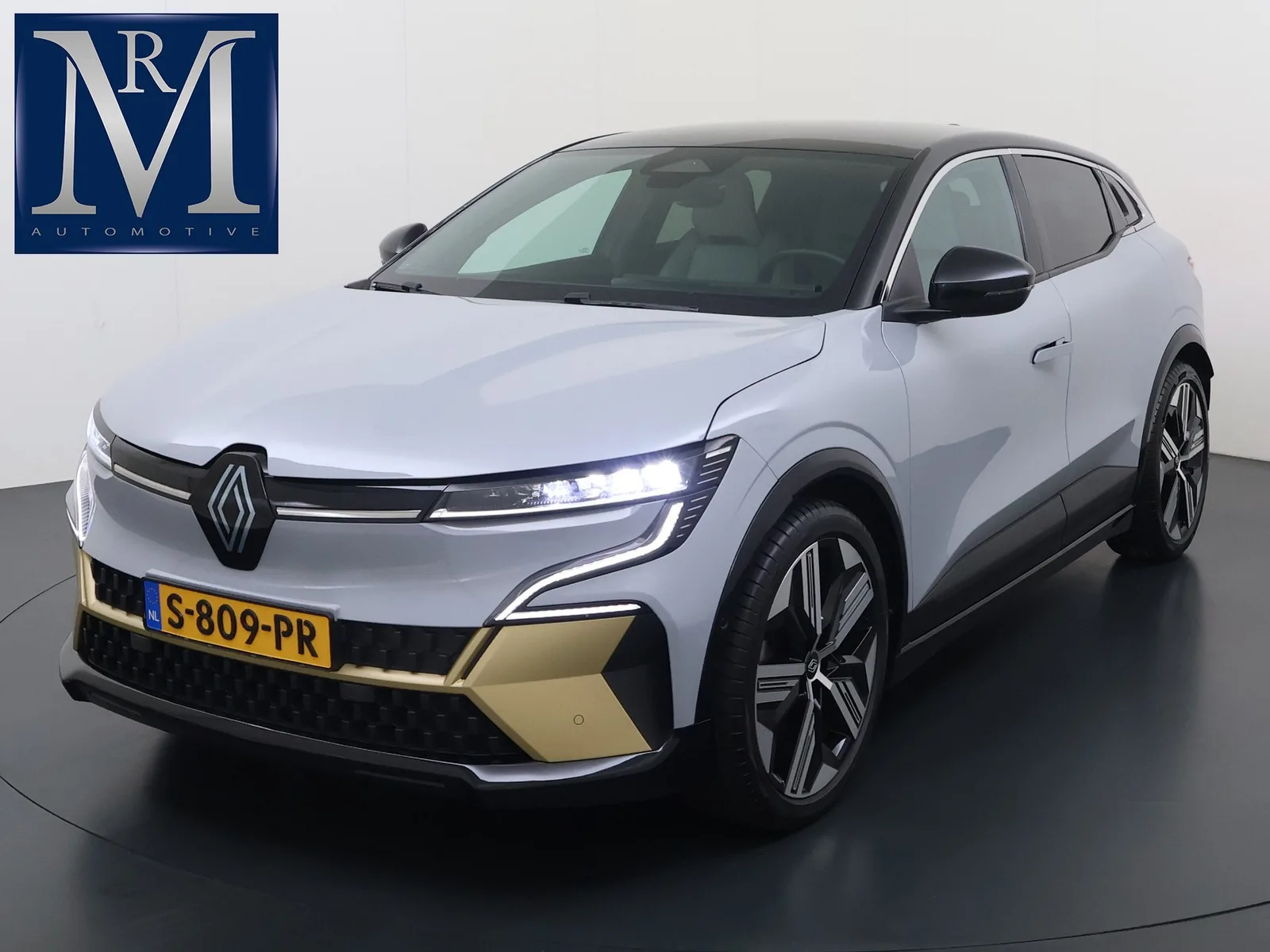 Renault Mégane E-Tech (2022) — foto 1