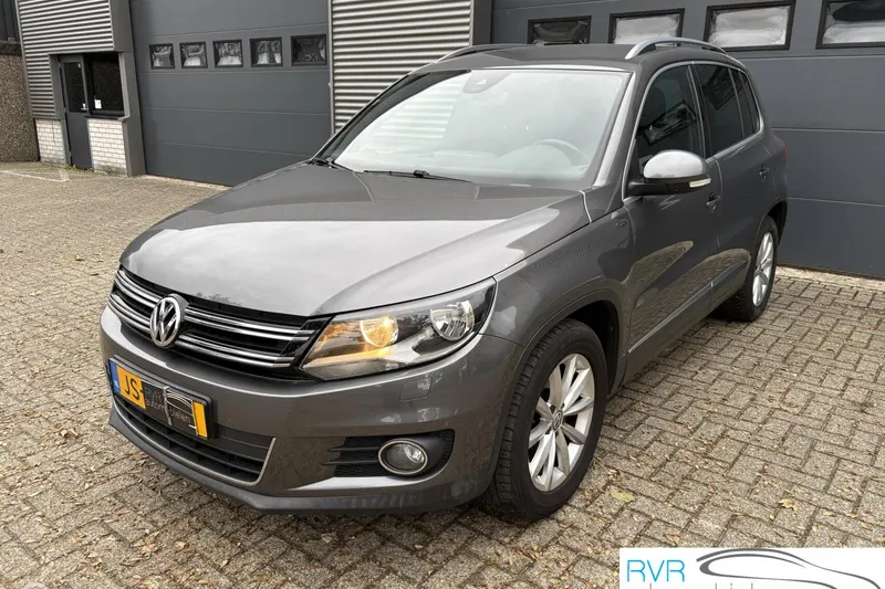 Volkswagen Tiguan (2015)