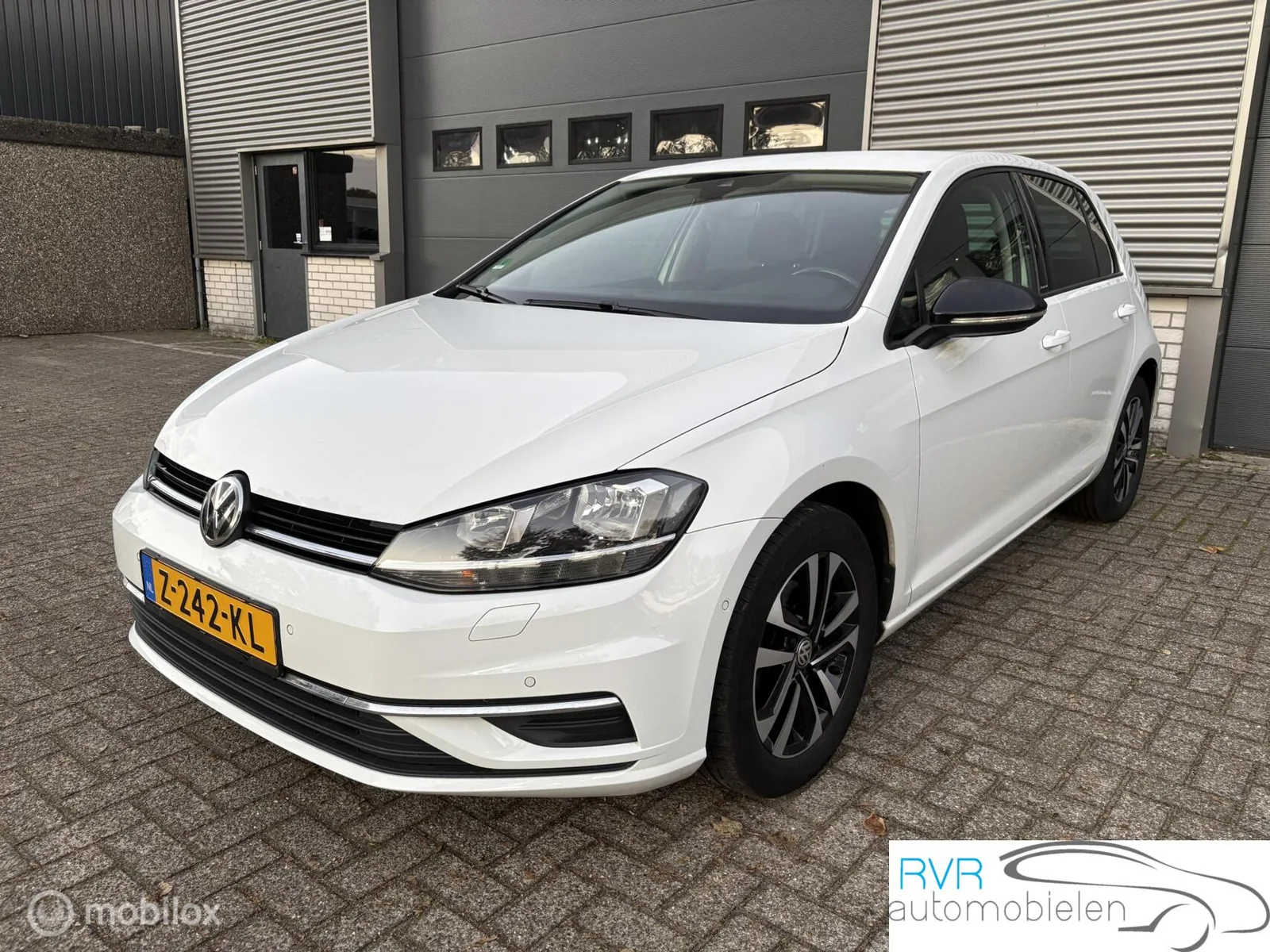 Volkswagen Golf (2019) — foto 1