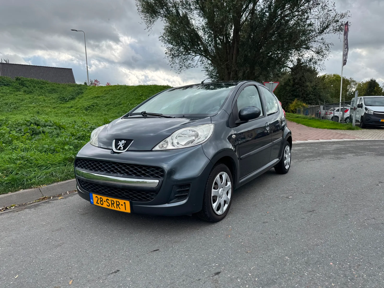 Peugeot 107 (2011) — foto 1