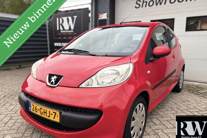 Peugeot 107 (2008)