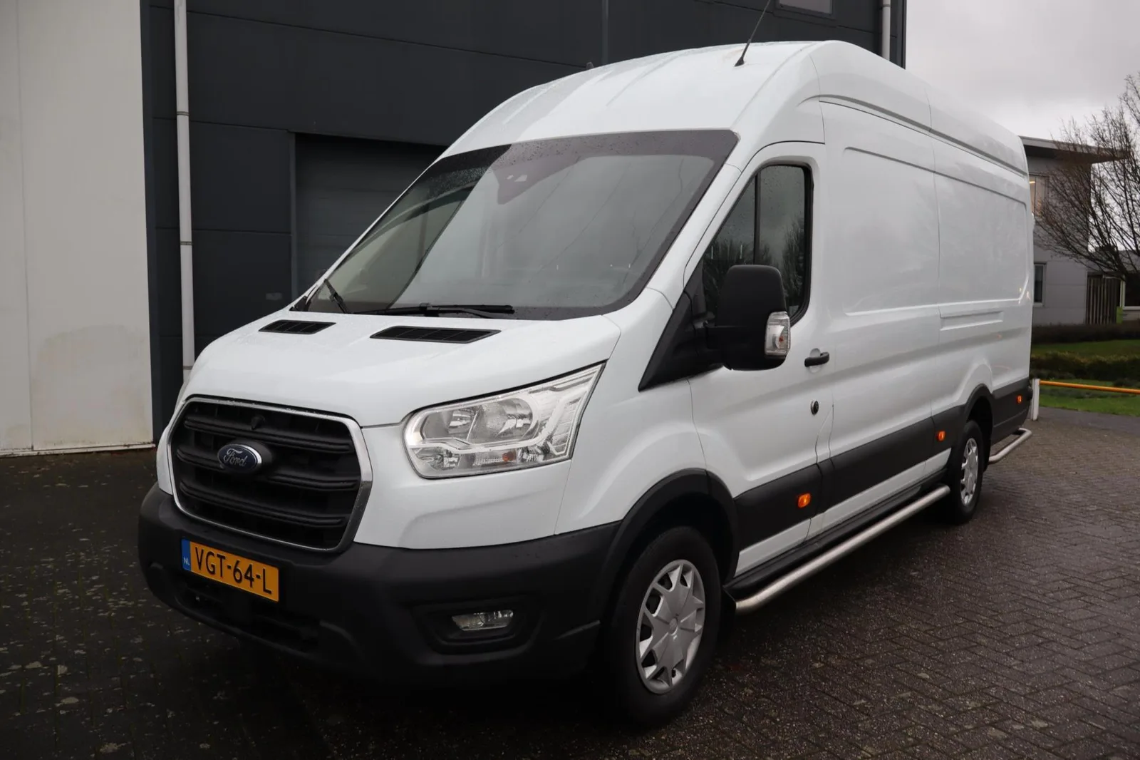 Ford Transit (2020) — foto 1