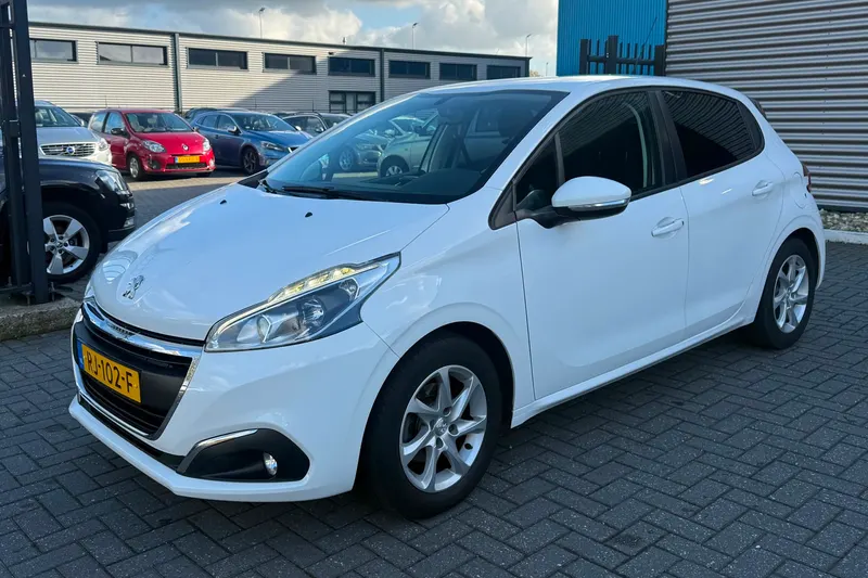 Peugeot 208 (2017)