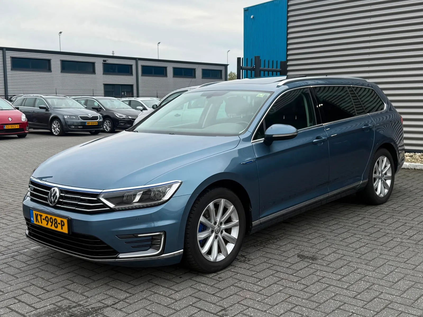 Volkswagen Passat (2016) — foto 1