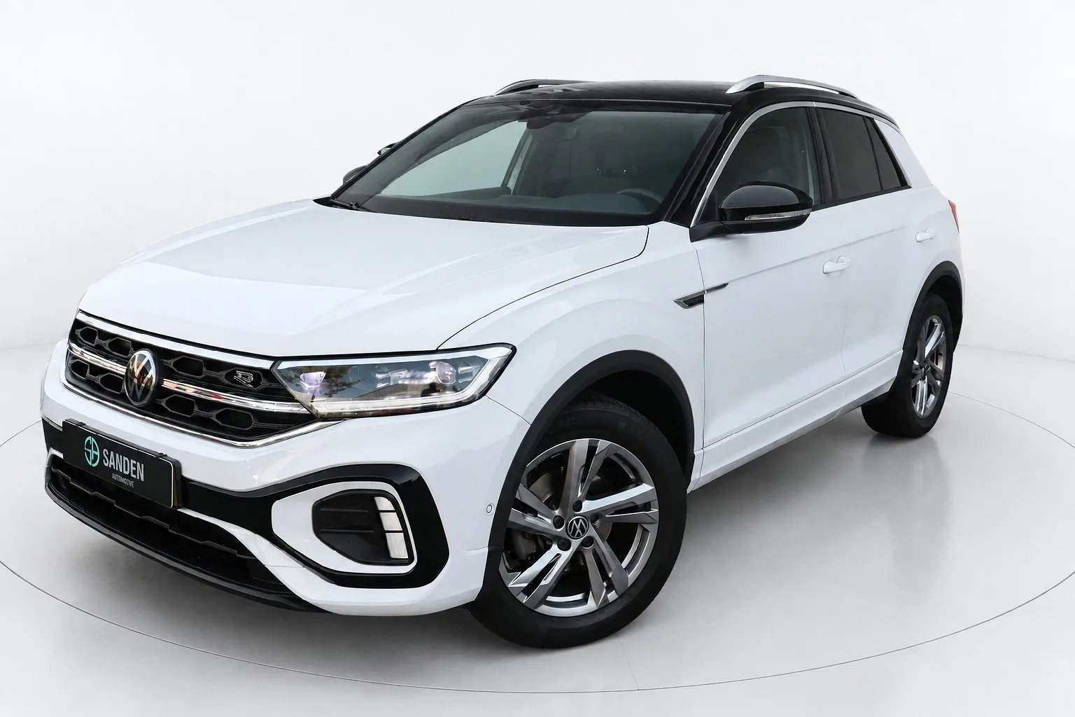Volkswagen T-Roc (2023) — foto 1