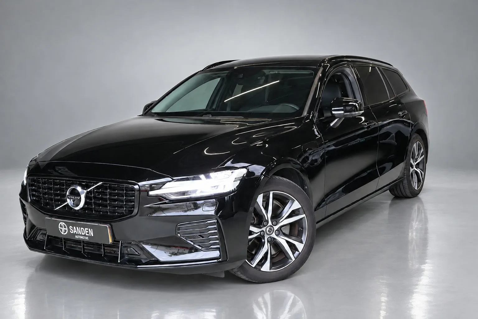 Volvo V60 (2021) — foto 1