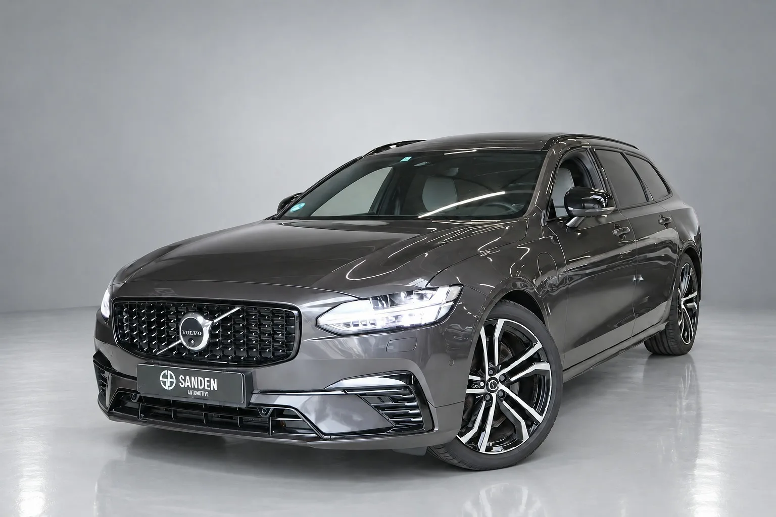 Volvo V90 (2022) — foto 1