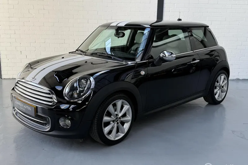 MINI Cooper (2011)
