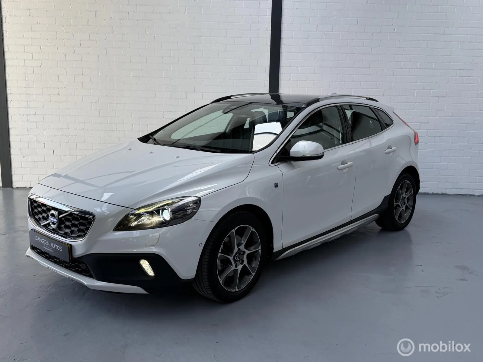 Volvo V40 Cross Country (2014) — foto 1