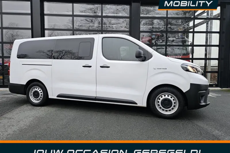 Toyota ProAce Electric Shuttle (2022)