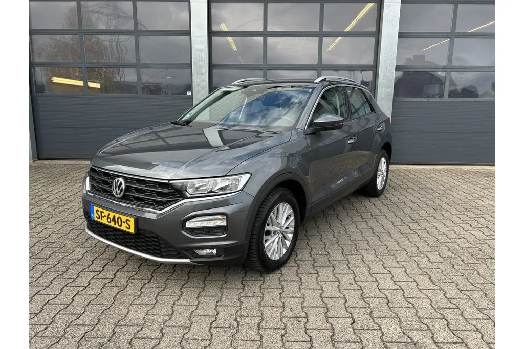 Volkswagen T-Roc (2018) — foto 1