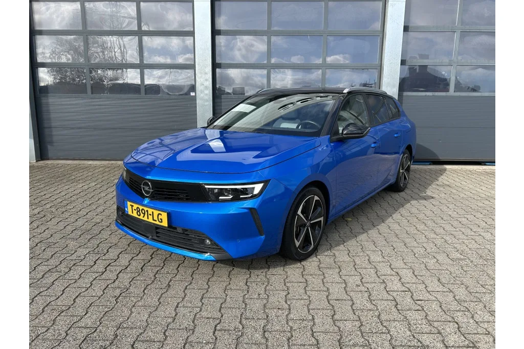 Opel Astra (2023) — foto 1