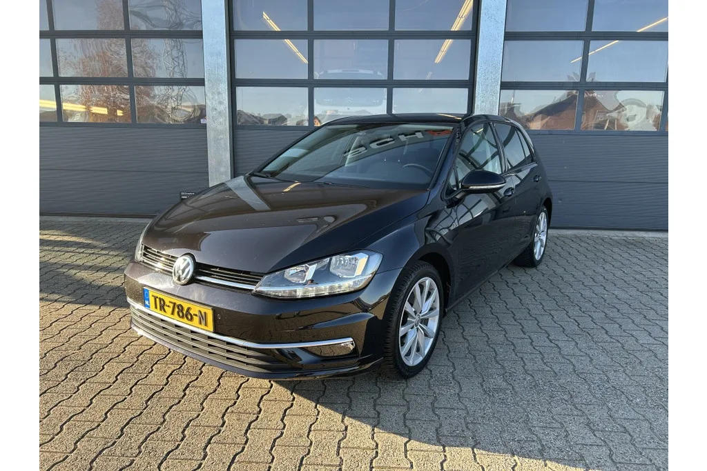 Volkswagen Golf (2018) — foto 1